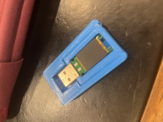 flash drive in closed position